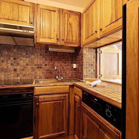 1850 : 2 Pieces Cosy Avec Acces Pistes Et Parking - Fr-1-575-248 Courchevel