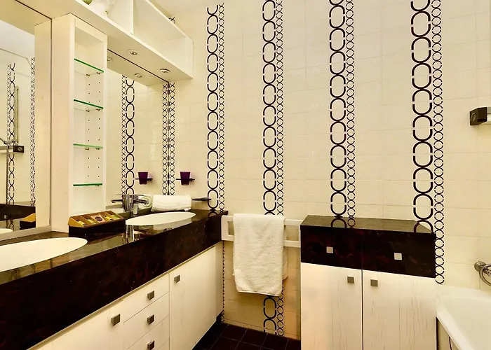 1850 : 2 Pieces Cosy Avec Acces Pistes Et Parking - Fr-1-575-248 Daire *