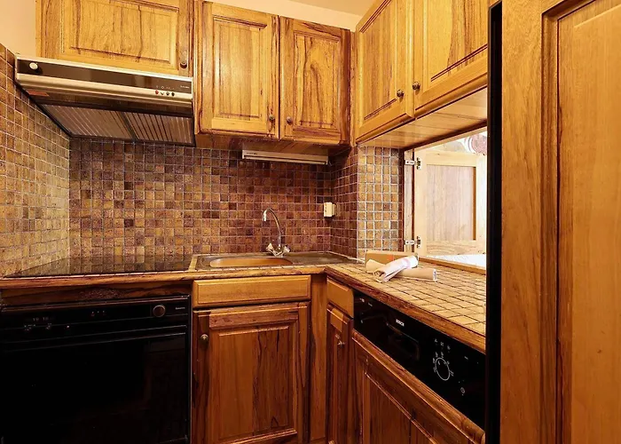 1850 : 2 Pieces Cosy Avec Acces Pistes Et Parking - Fr-1-575-248 Courchevel